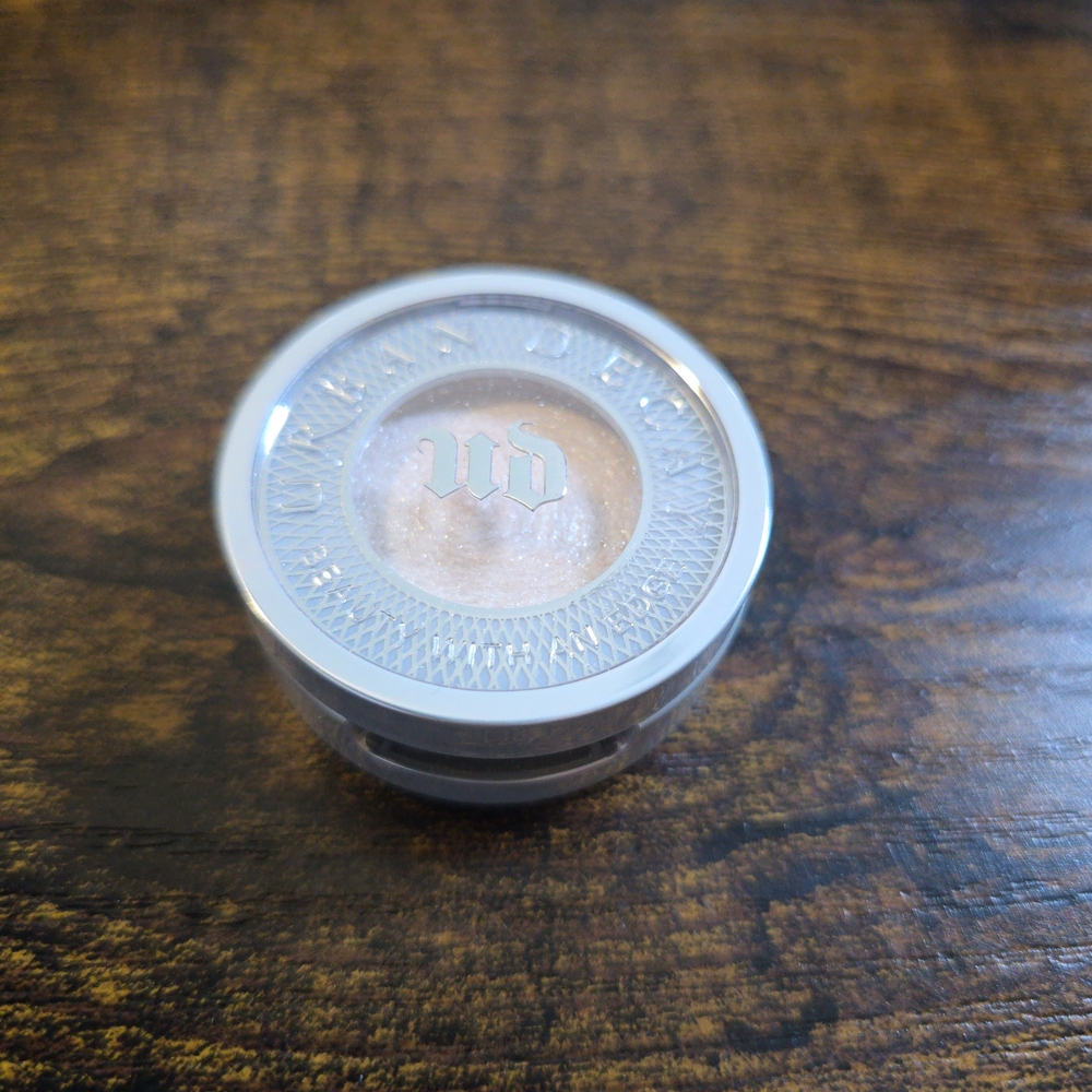 Urban Decay Shimmer Eyeshadow in Cream - Picture 3 of 3